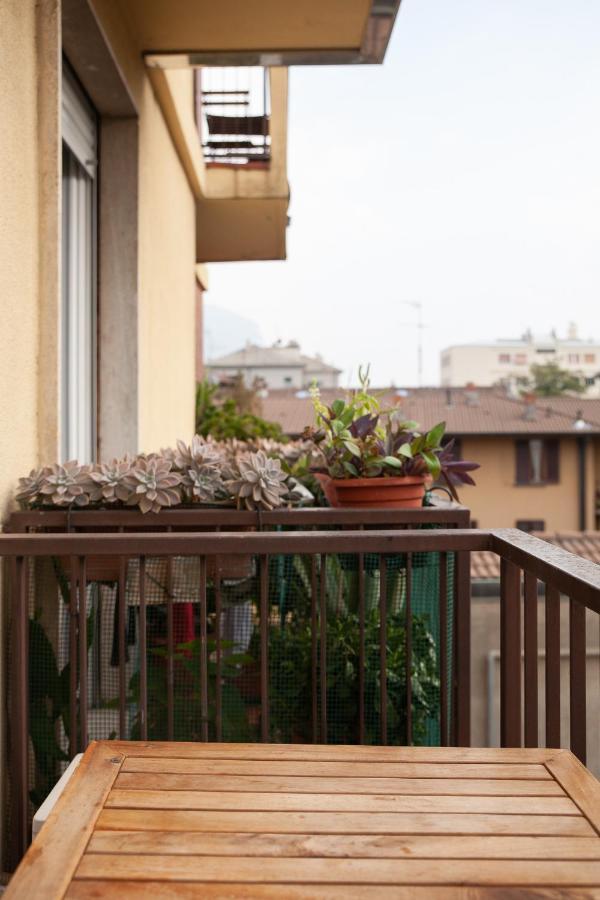 Cozy Lake Como Apartments Valmadrera Buitenkant foto