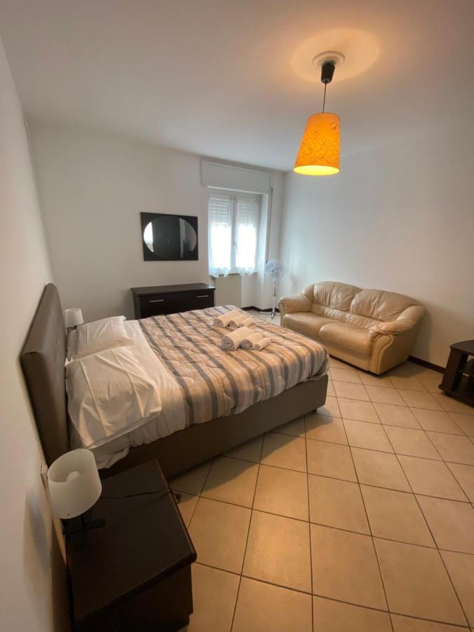Cozy Lake Como Apartments Valmadrera Buitenkant foto