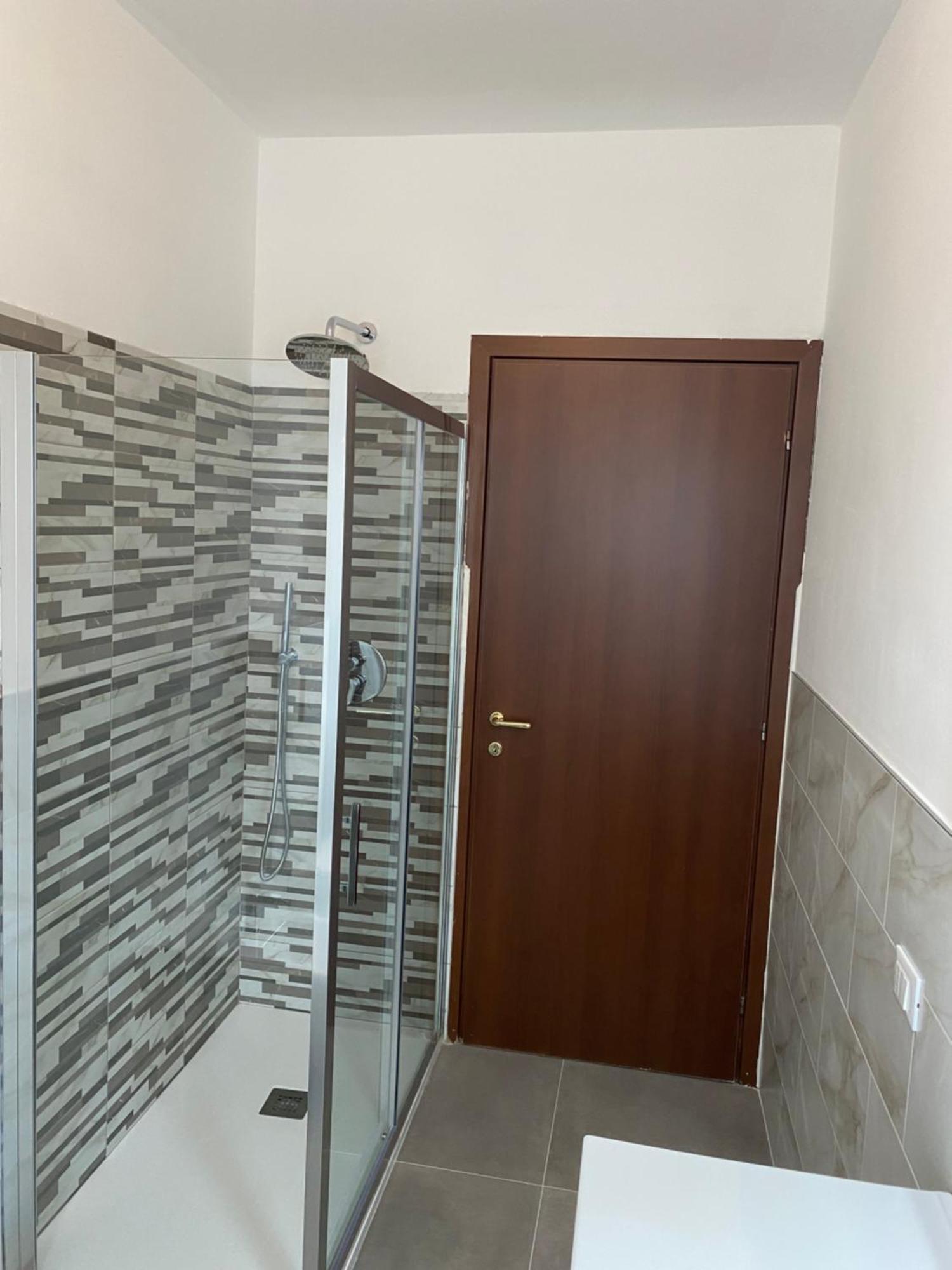 Cozy Lake Como Apartments Valmadrera Buitenkant foto