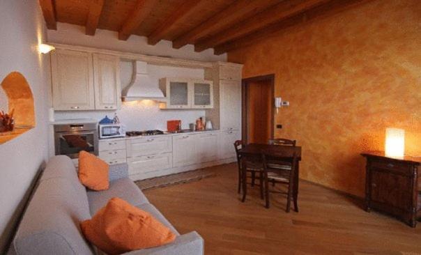 Cozy Lake Como Apartments Valmadrera Buitenkant foto