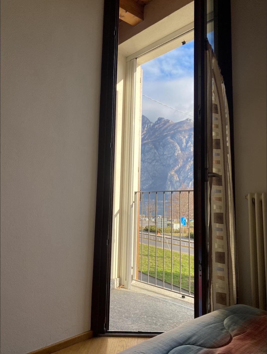 Cozy Lake Como Apartments Valmadrera Buitenkant foto