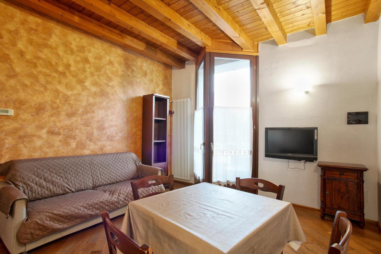 Cozy Lake Como Apartments Valmadrera Buitenkant foto