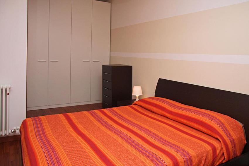 Cozy Lake Como Apartments Valmadrera Buitenkant foto